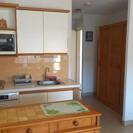 Apartment 2 Pieces Avec Parking Prive, - Fr-1-472-123 *
